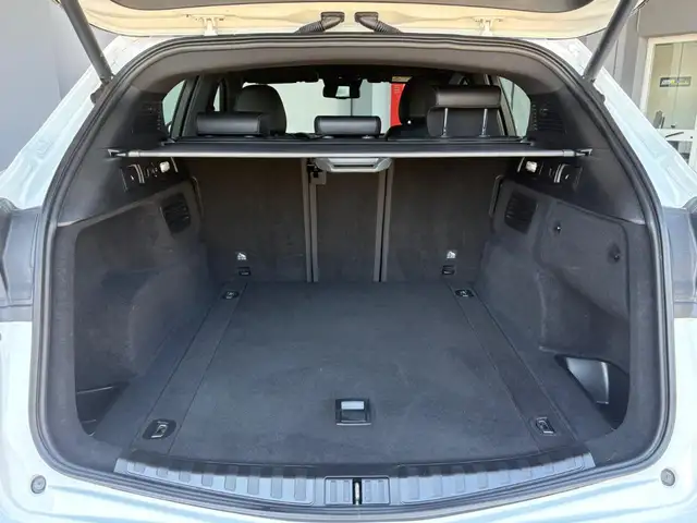 Alfa Romeo Stelvio view 9