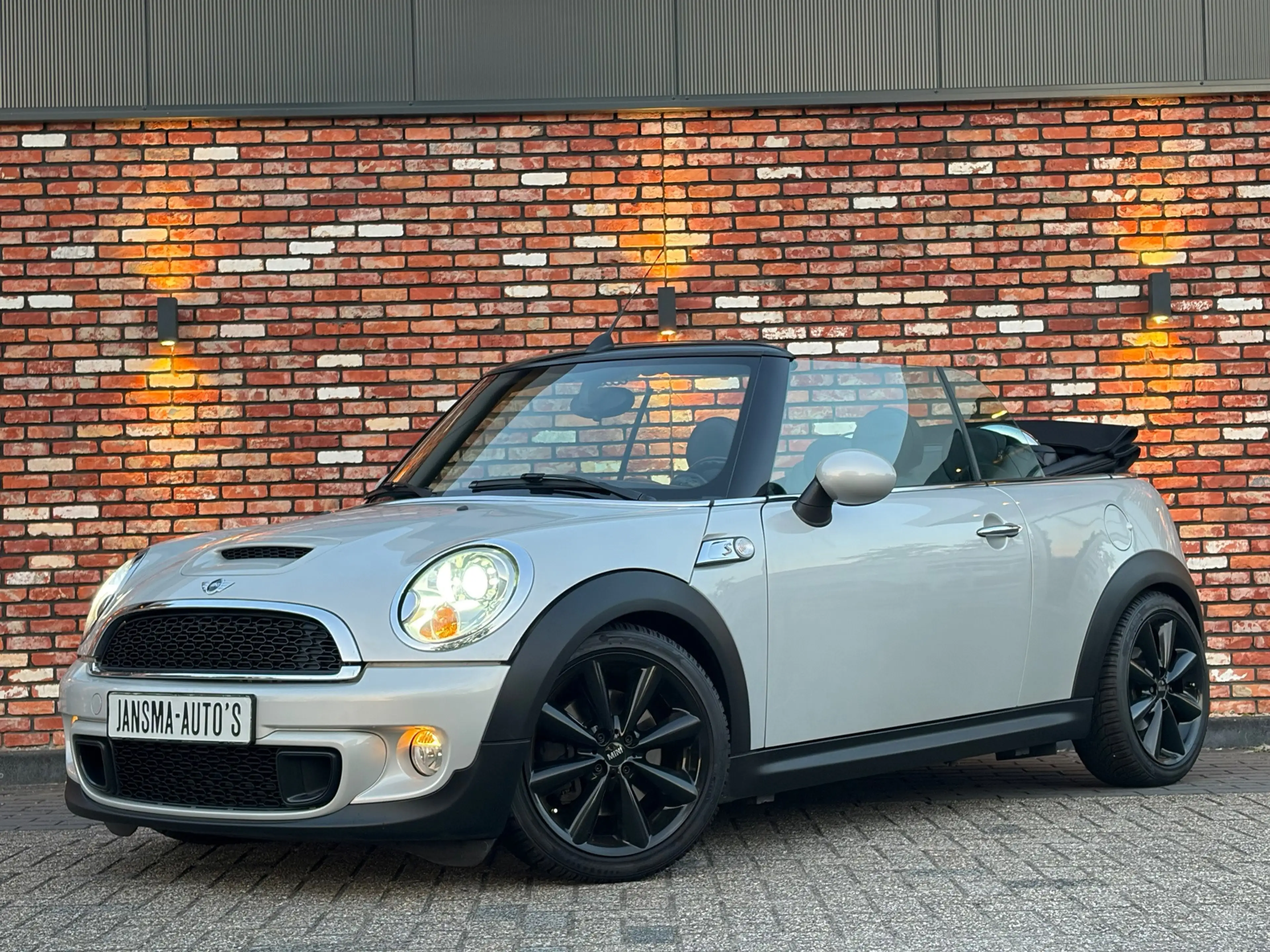 MINI Cooper S Cabrio 1.6 Chili White Silver Nav/Cruise Stoelverw Leer V
