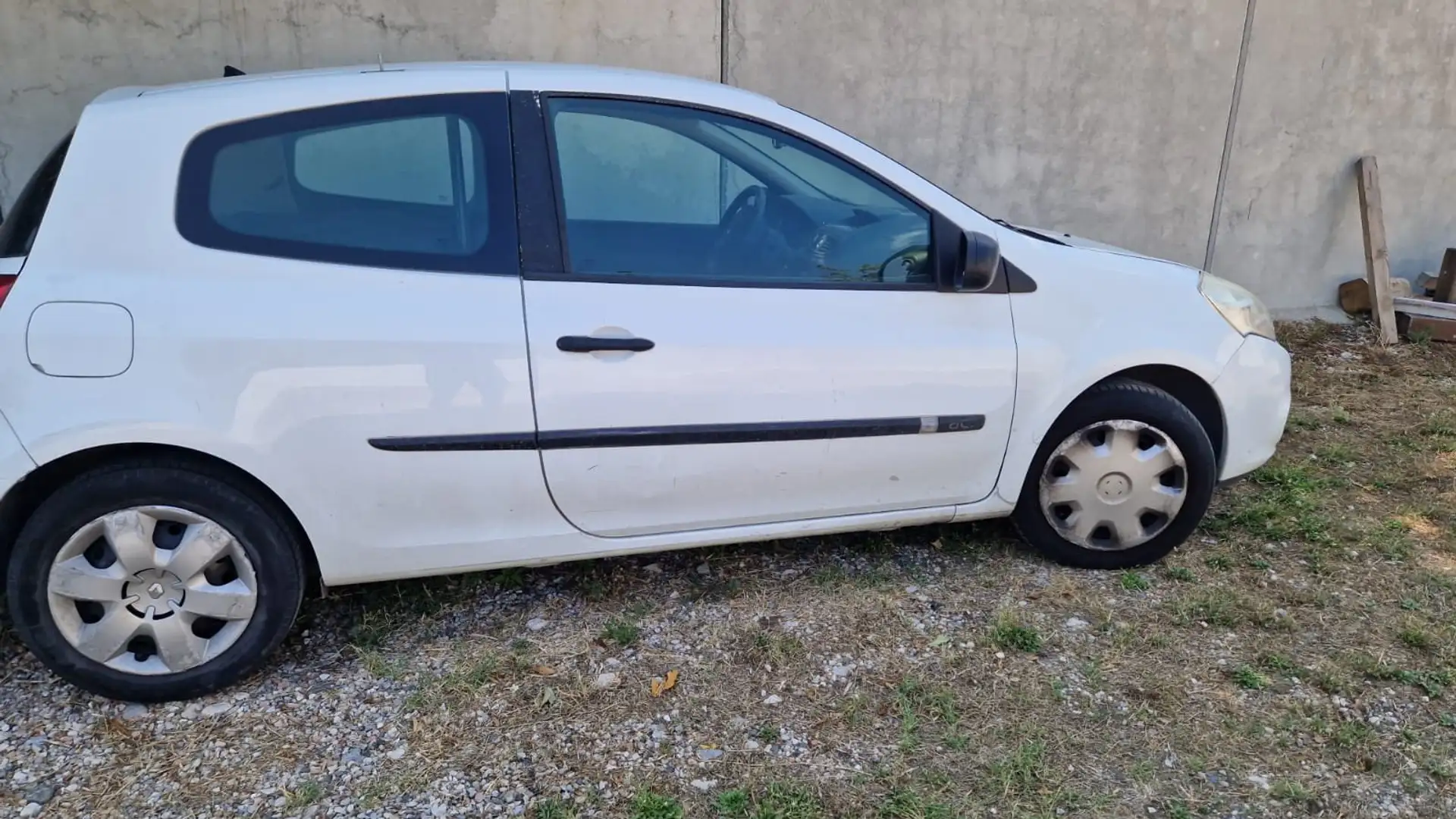 Renault Clio 1.5 dCi 85 CV 3 porte Confort- N1 Bianco - 2