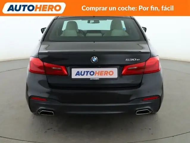 BMW 5 Series view 5