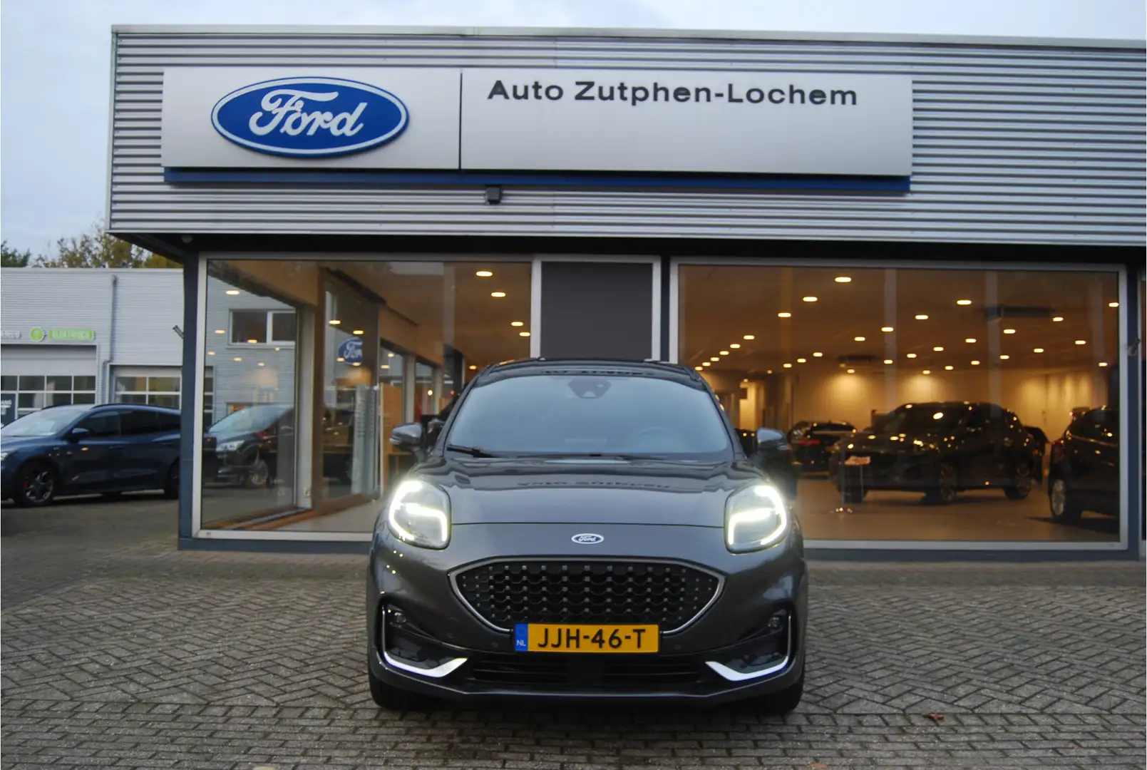 Ford Puma 1.0 EcoBoost Hybrid 155PK ST-Line X Vignale Automa Grijs - 2