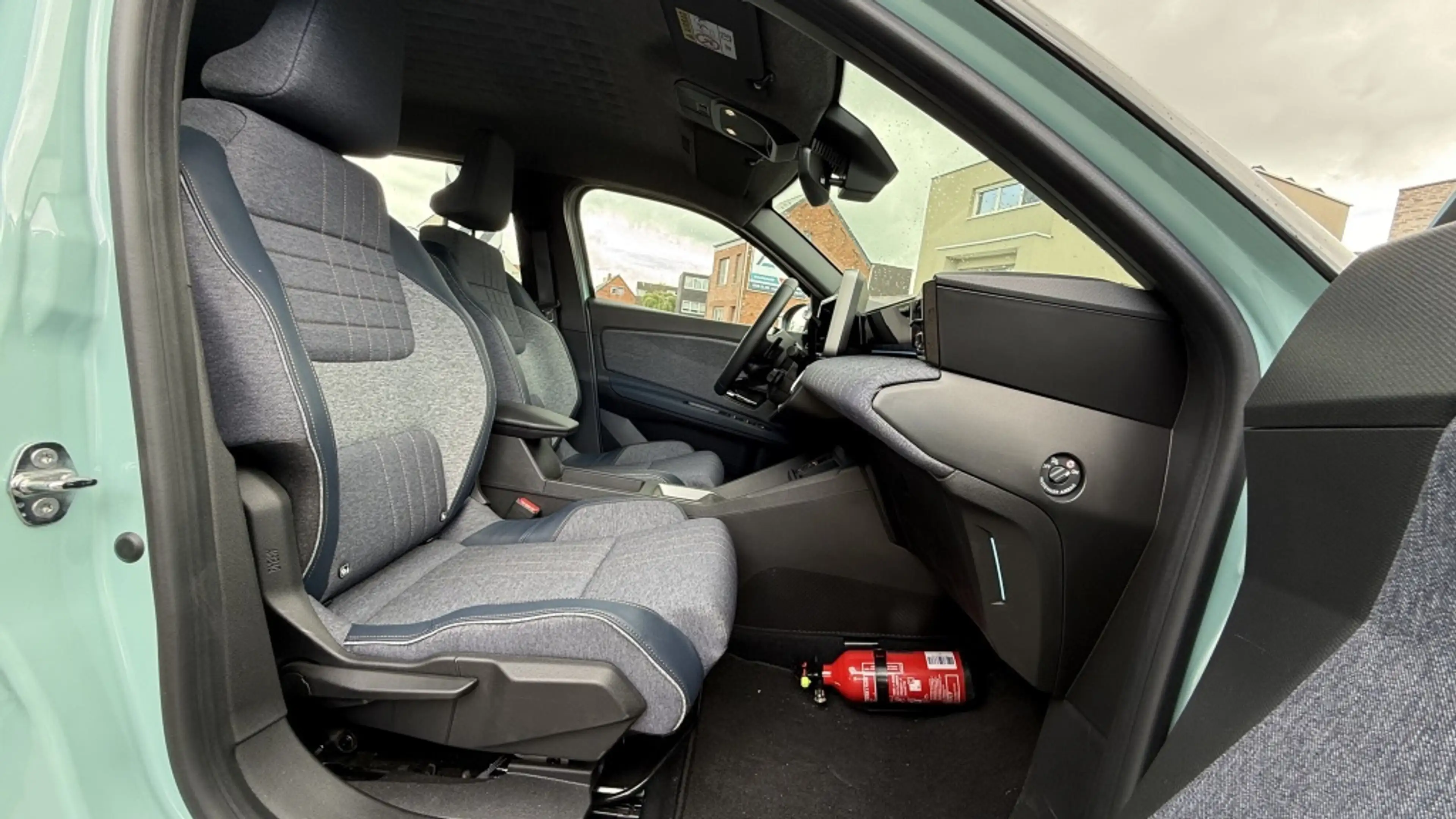 Renault R 4 Comfort Range Techno 52 kWh — photo 13