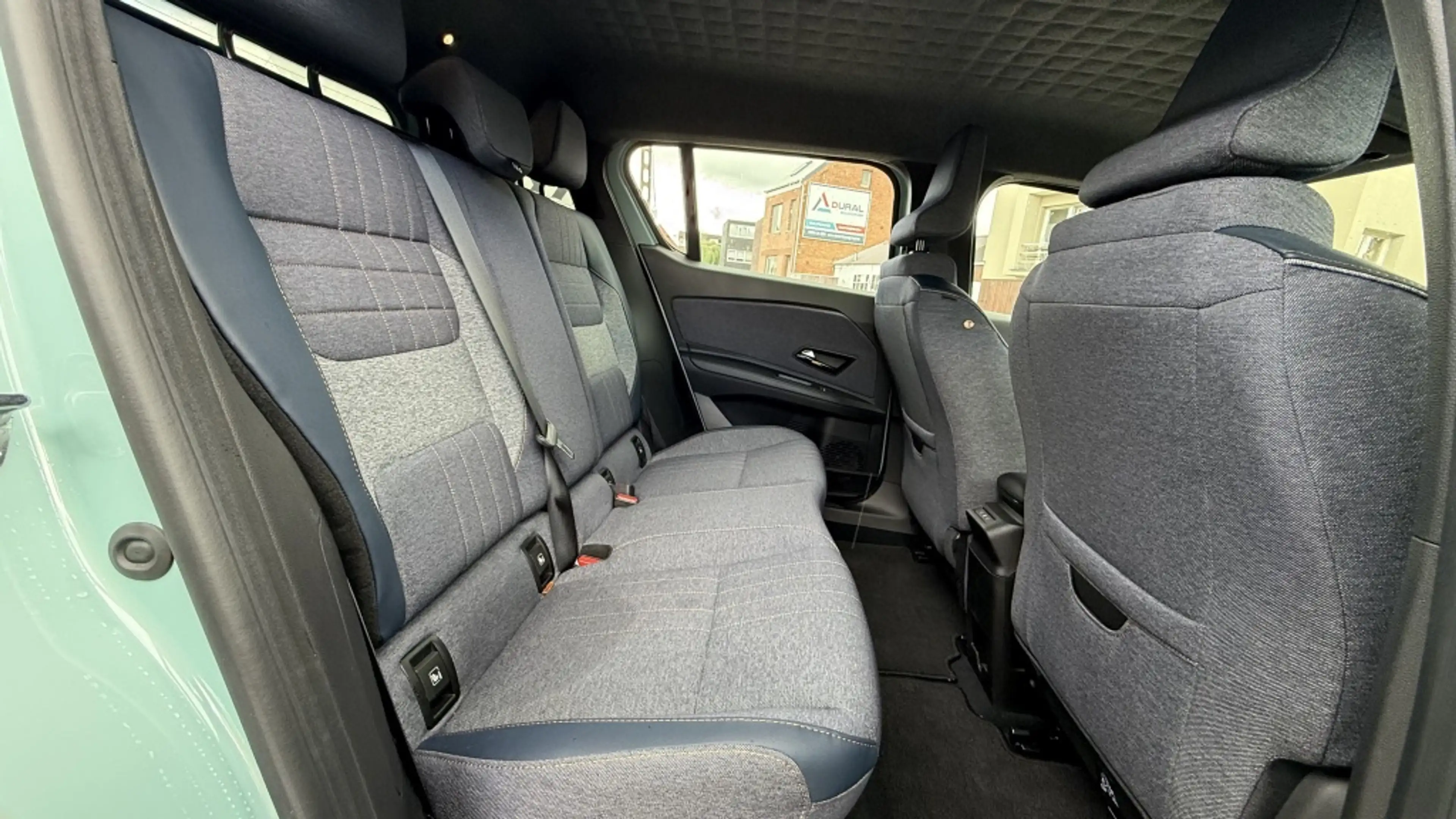 Renault R 4 Comfort Range Techno 52 kWh — photo 9