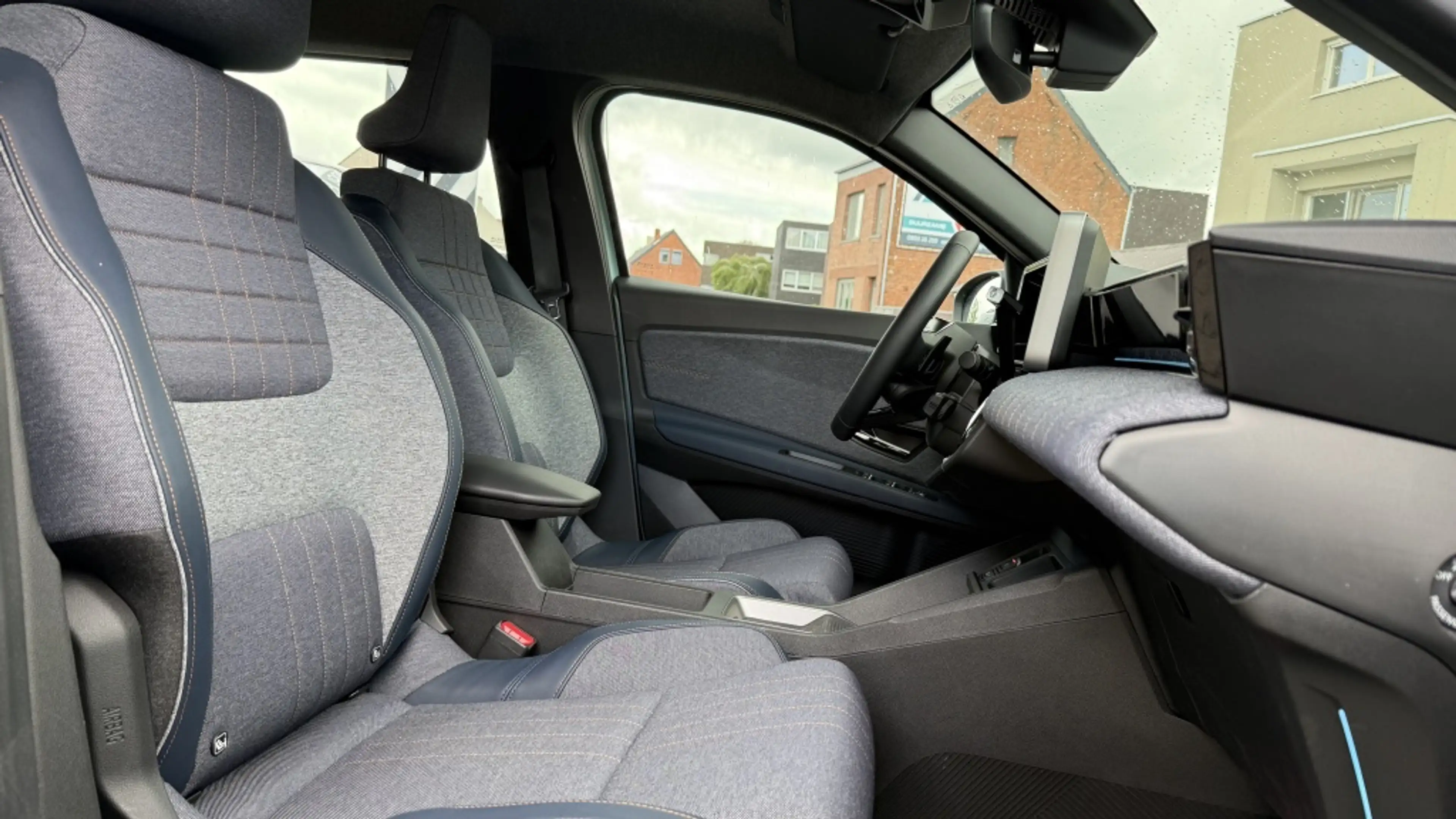 Renault R 4 Comfort Range Techno 52 kWh — photo 12