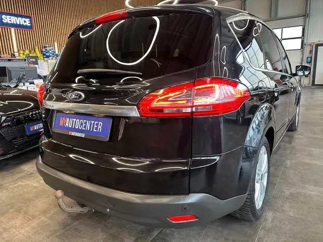 Ford S-Max view 2