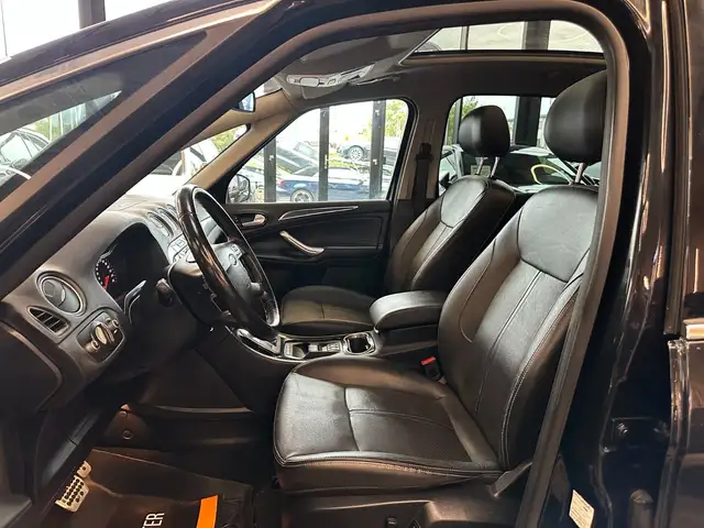 Ford S-Max view 10