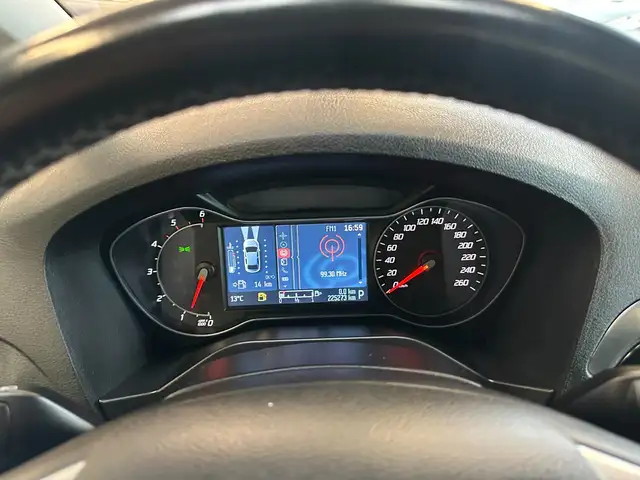 Ford S-Max view 13