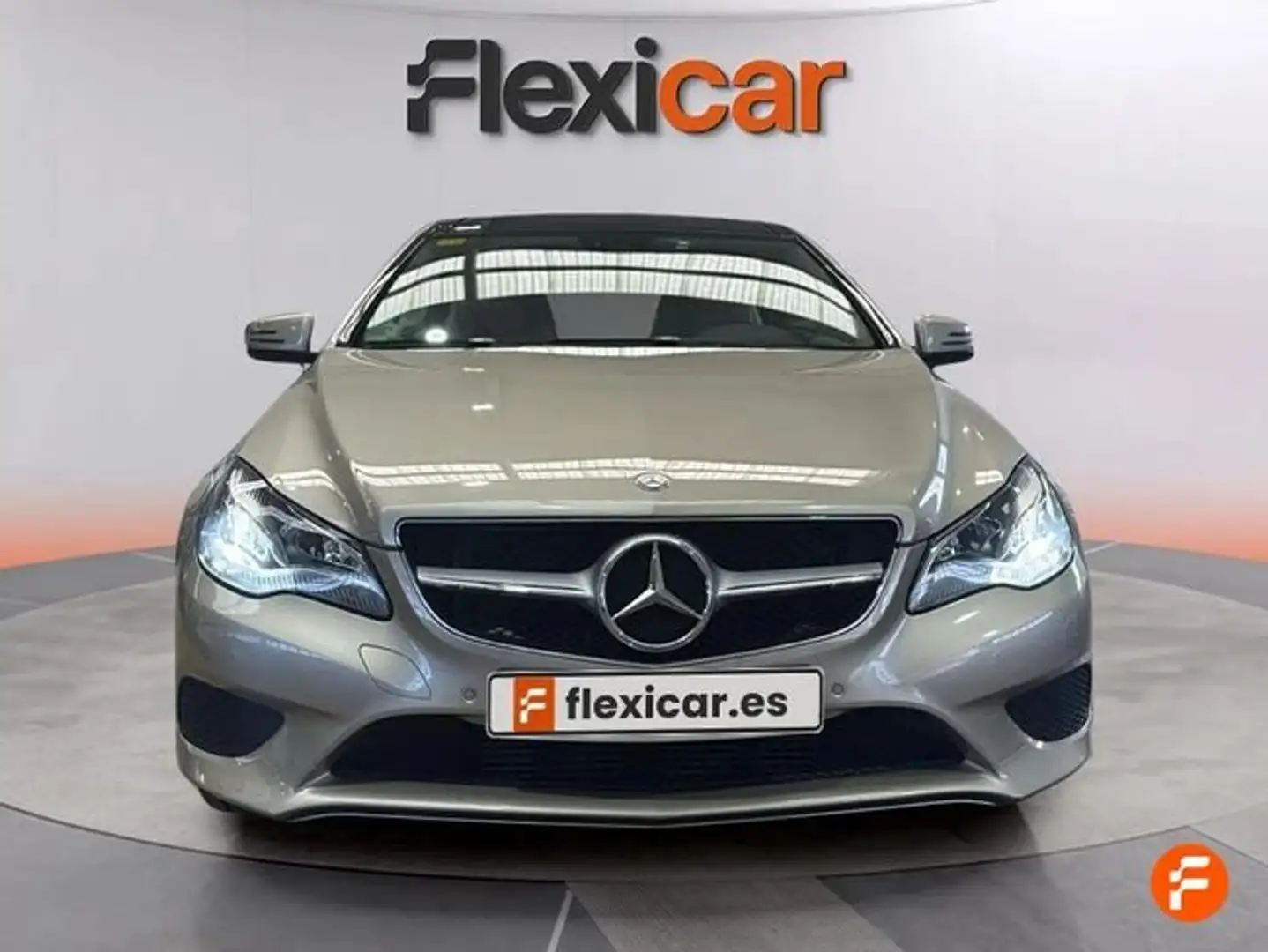Mercedes-Benz E 250 Coupé Gri - 2
