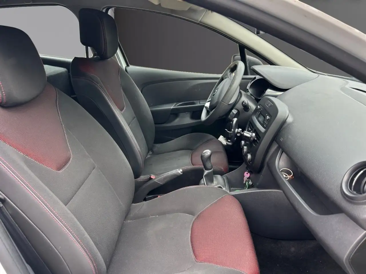 Renault Clio Citadine 5 portes — photo 10