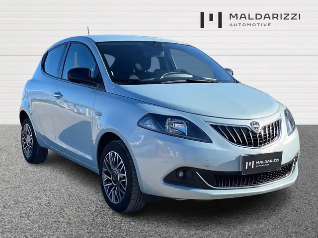 Lancia Ypsilon 1.0 FireFly Hybrid Gold Plus