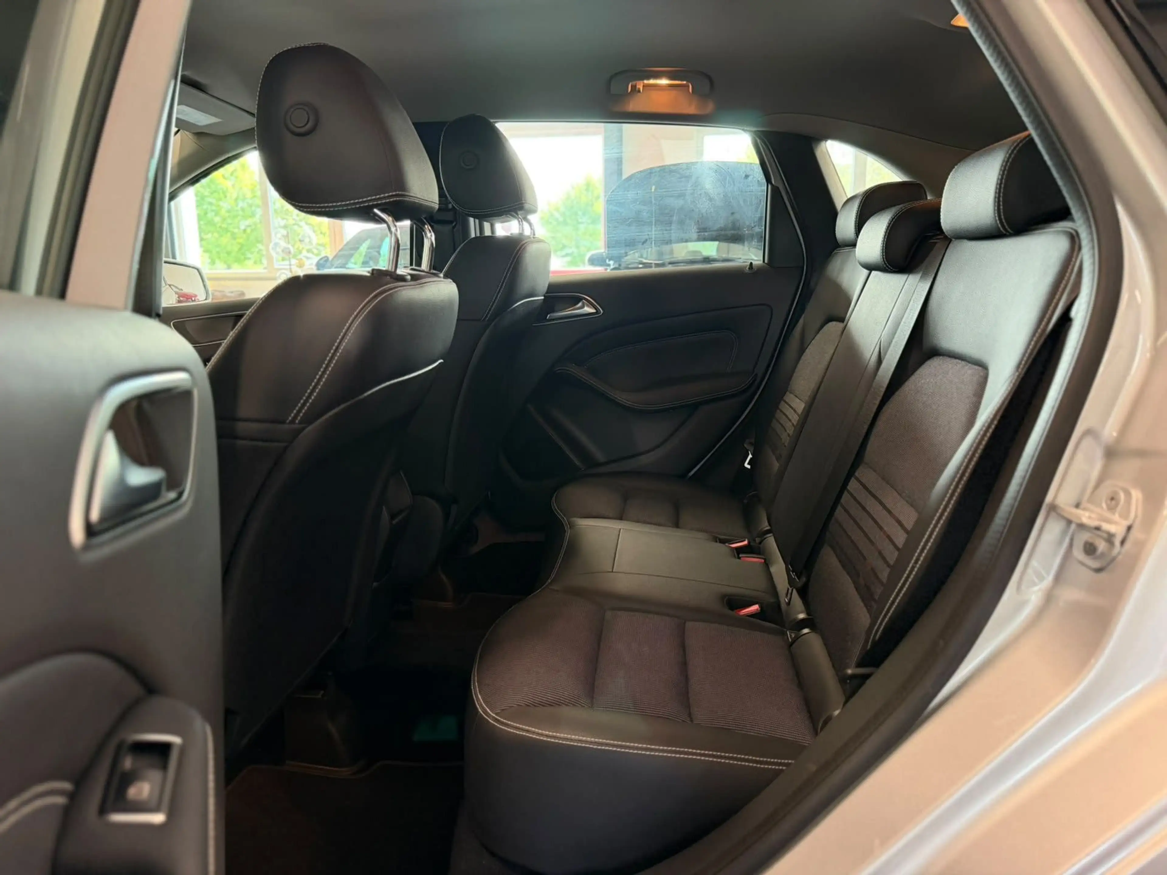 Mercedes-Benz B 180 GARMINMAP+AHK(SCHWENK)+SHZ+PDC/V/H+PARK.AS — photo 10