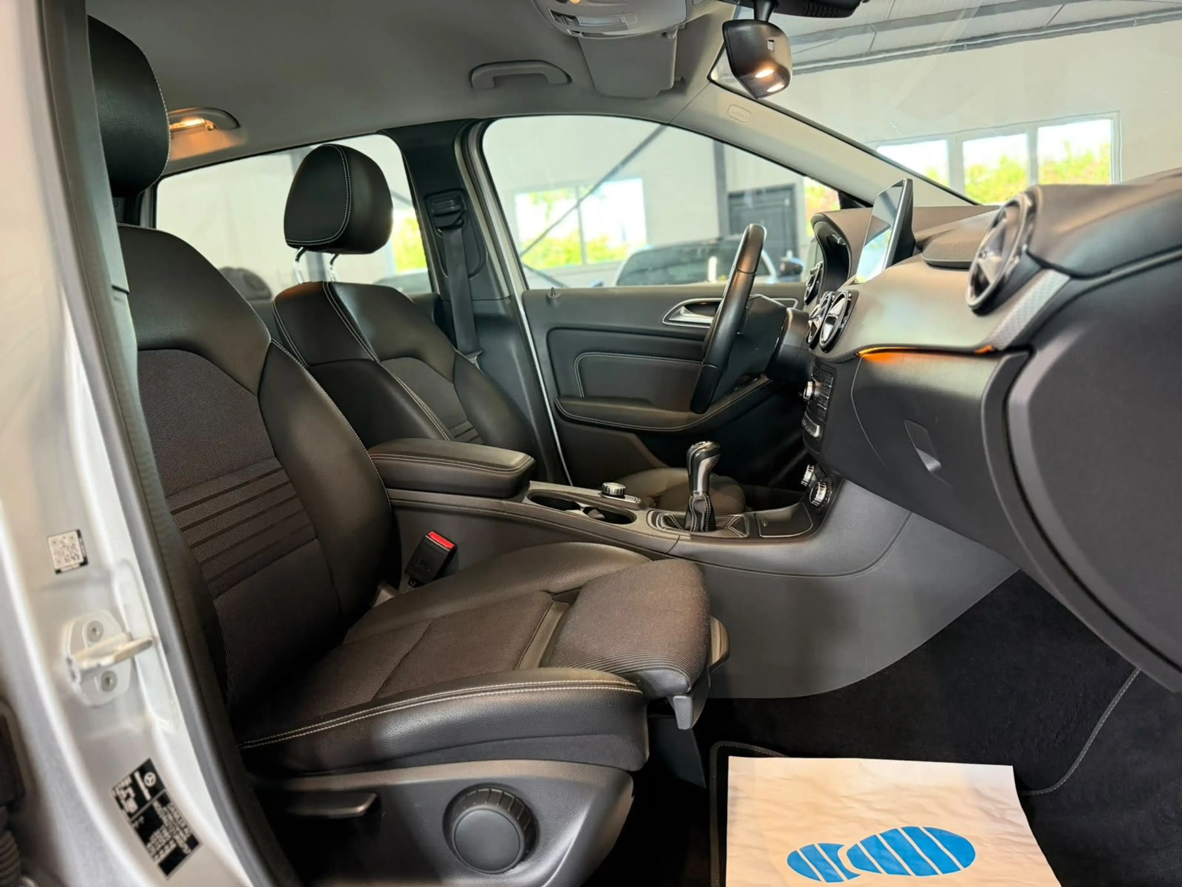 Mercedes-Benz B 180 GARMINMAP+AHK(SCHWENK)+SHZ+PDC/V/H+PARK.AS — photo 13