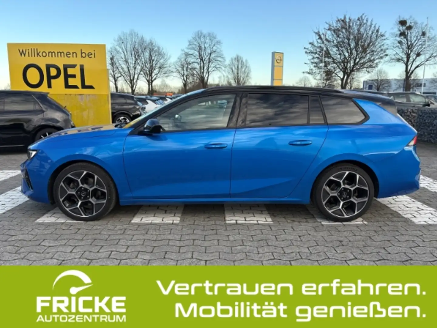 Opel Astra 1.2 ST Ultimate Paket+Leder+Matrix+Kamera Bleu - 2