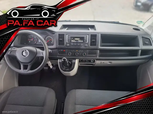 Volkswagen Caravelle view 20