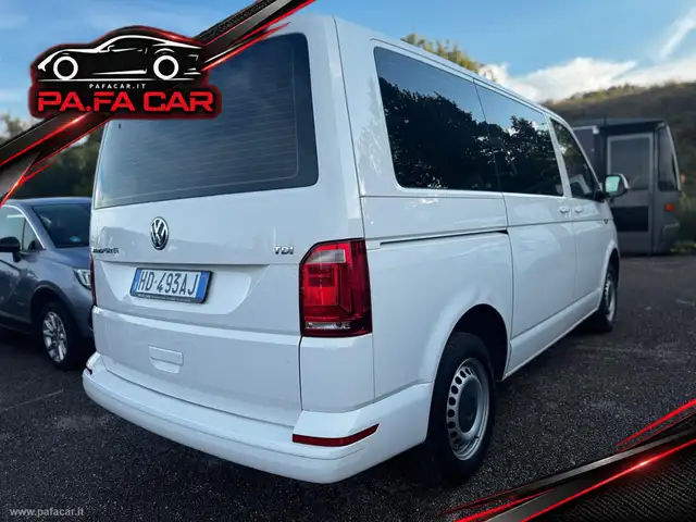 Volkswagen Caravelle view 6
