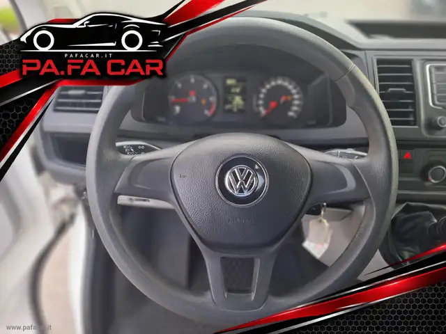 Volkswagen Caravelle view 14