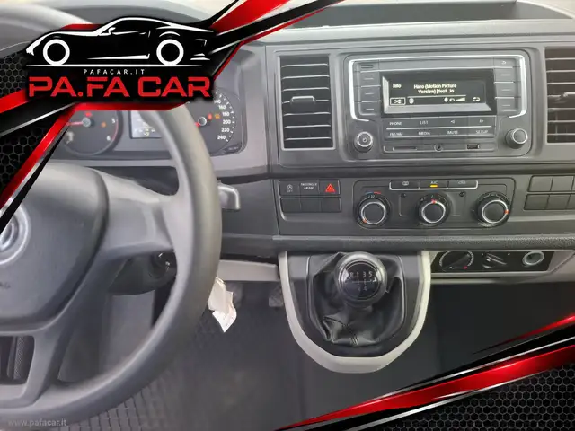 Volkswagen Caravelle view 24