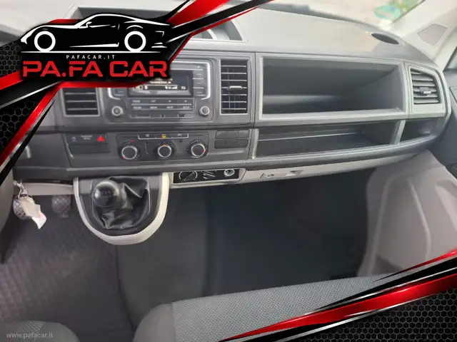 Volkswagen Caravelle view 25