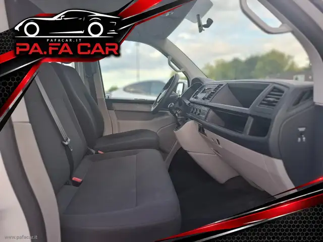 Volkswagen Caravelle view 21