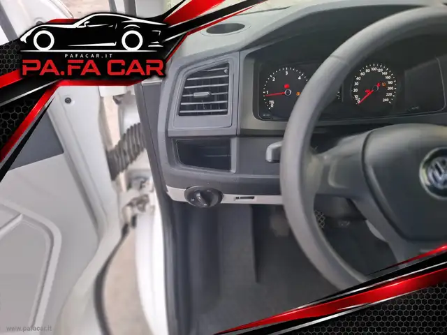 Volkswagen Caravelle view 13