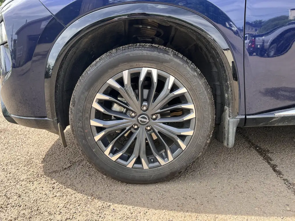 2026 Nissan Rogue Platinum | Bose Audio | Google Assistant | Heated — photo 4