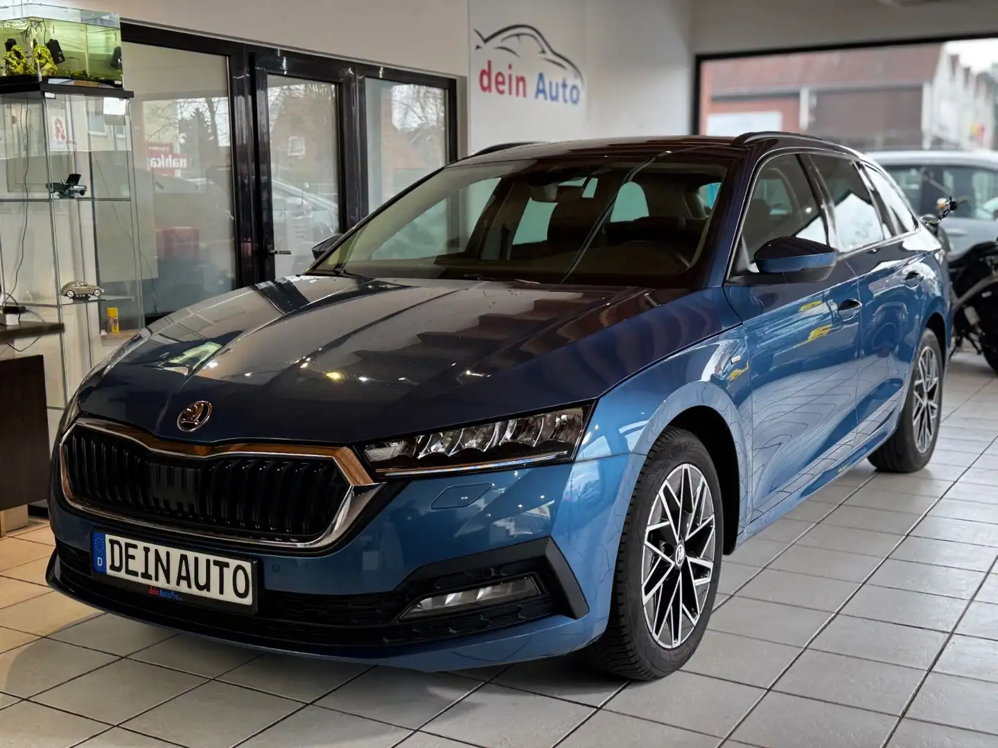 Skoda Octavia Combi Clever Blau - 1