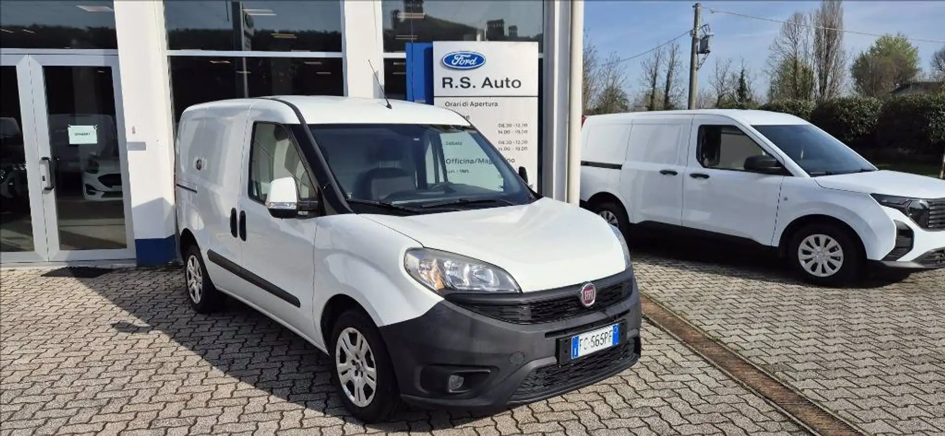 Fiat Doblo cargo 1.3 mjt 16v 90cv E5+ F.L. Weiß - 1