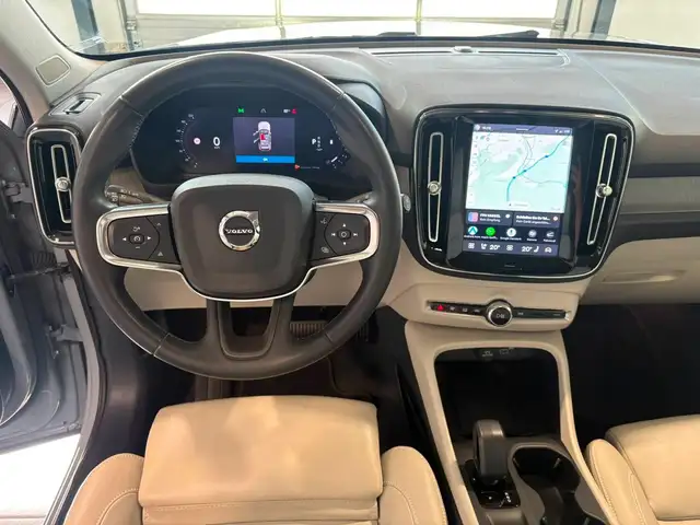 Volvo XC40 view 9