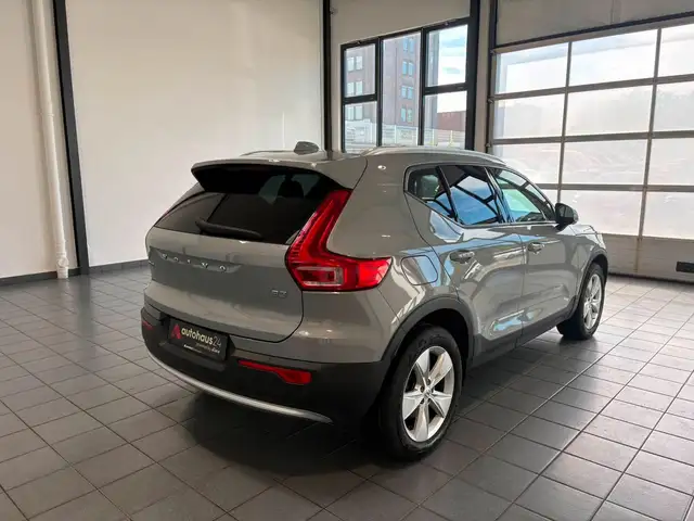 Volvo XC40 view 5