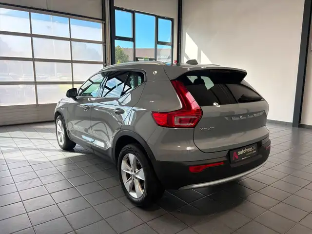Volvo XC40 view 4