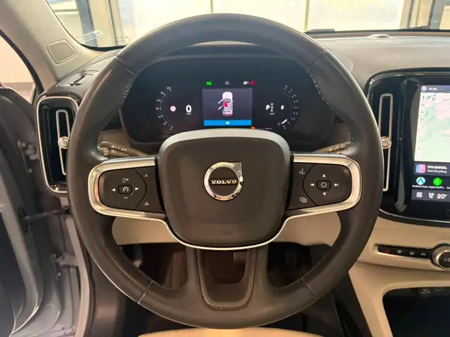 Volvo XC40 view 10