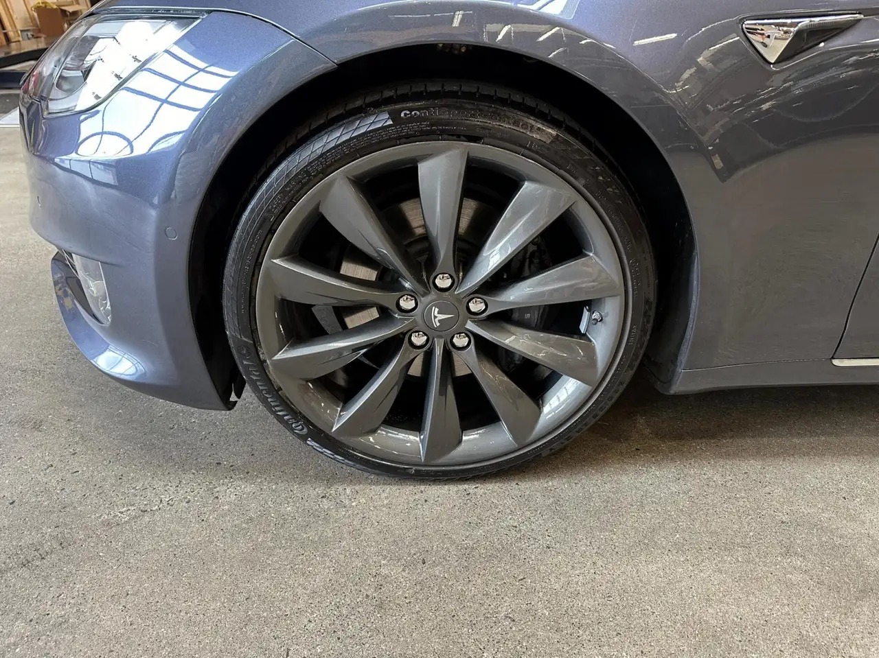 Tesla Model S снимка Tesla Model S