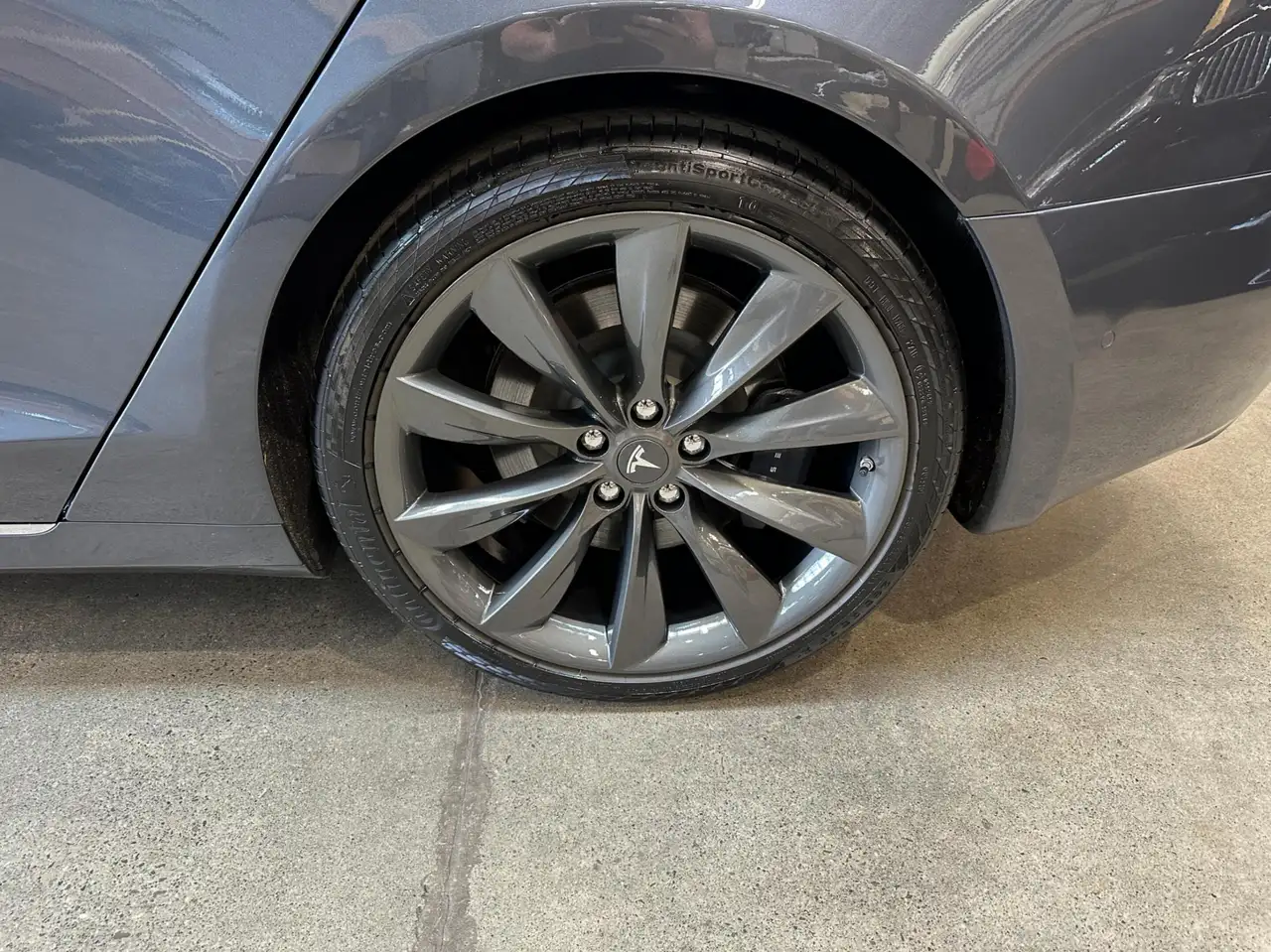 Tesla Model S снимка Tesla Model S