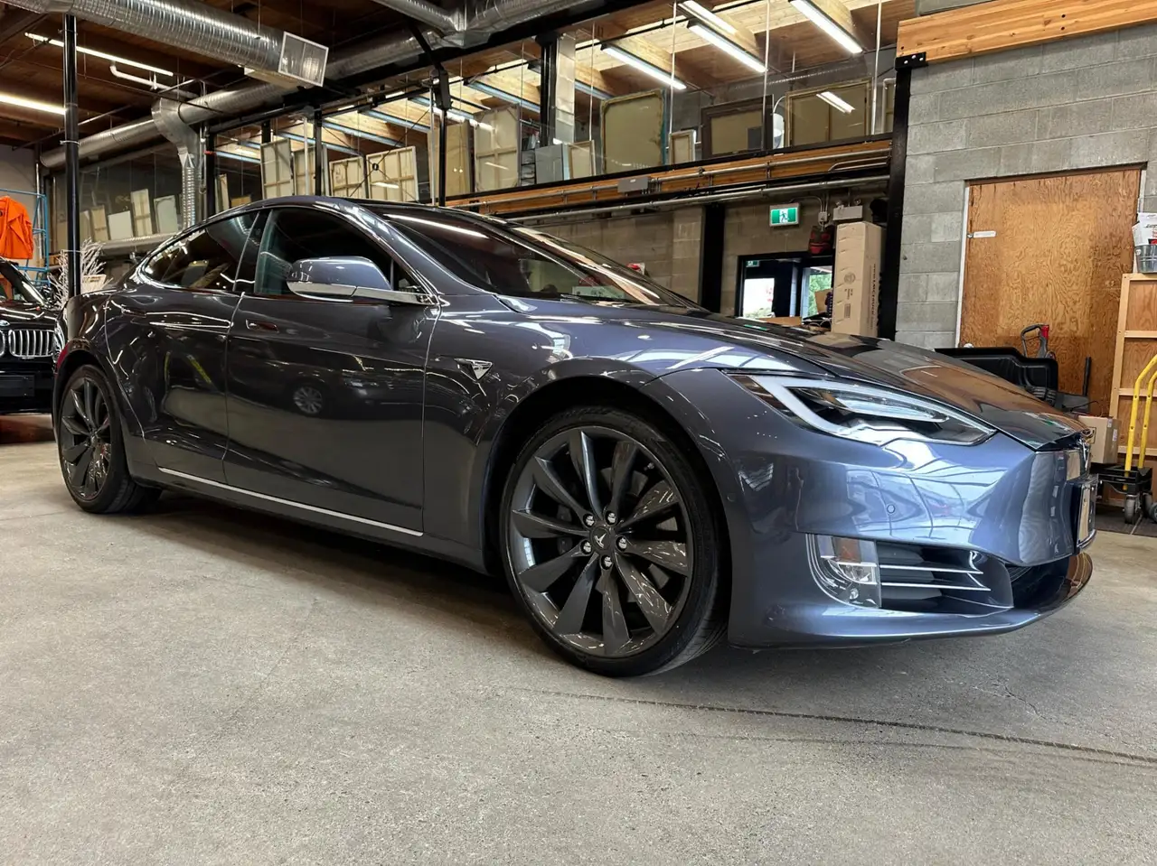 Tesla Model S снимка Tesla Model S