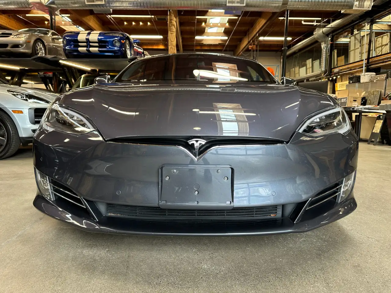 Tesla Model S снимка Tesla Model S