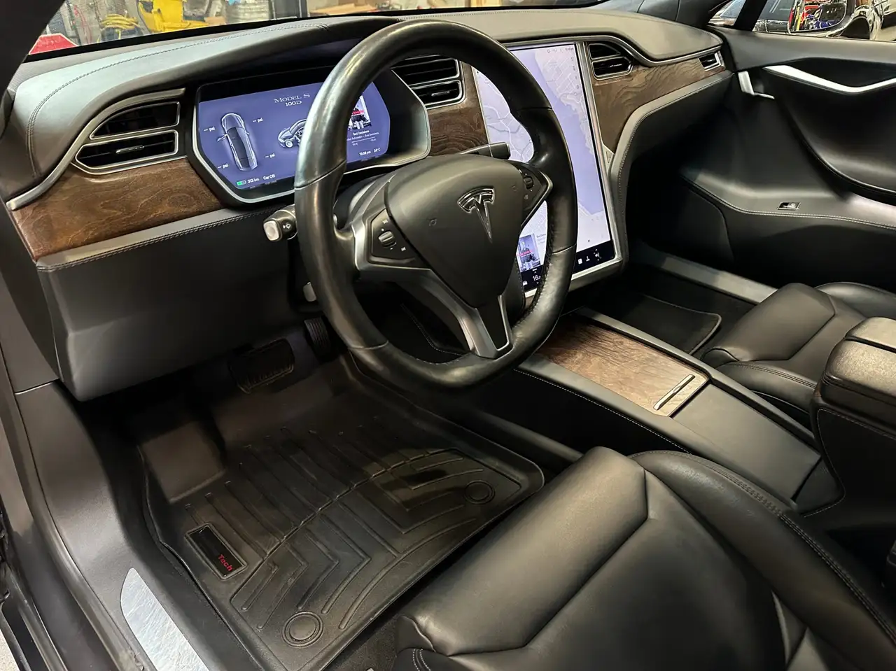 Tesla Model S снимка Tesla Model S