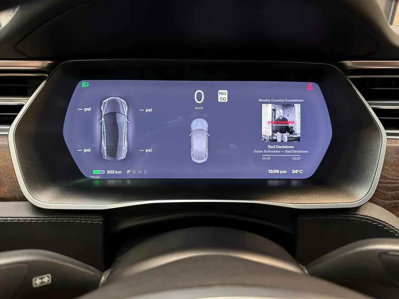 Tesla Model S снимка Tesla Model S