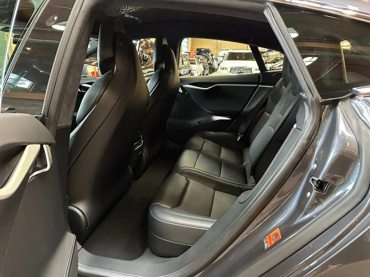 Tesla Model S снимка Tesla Model S