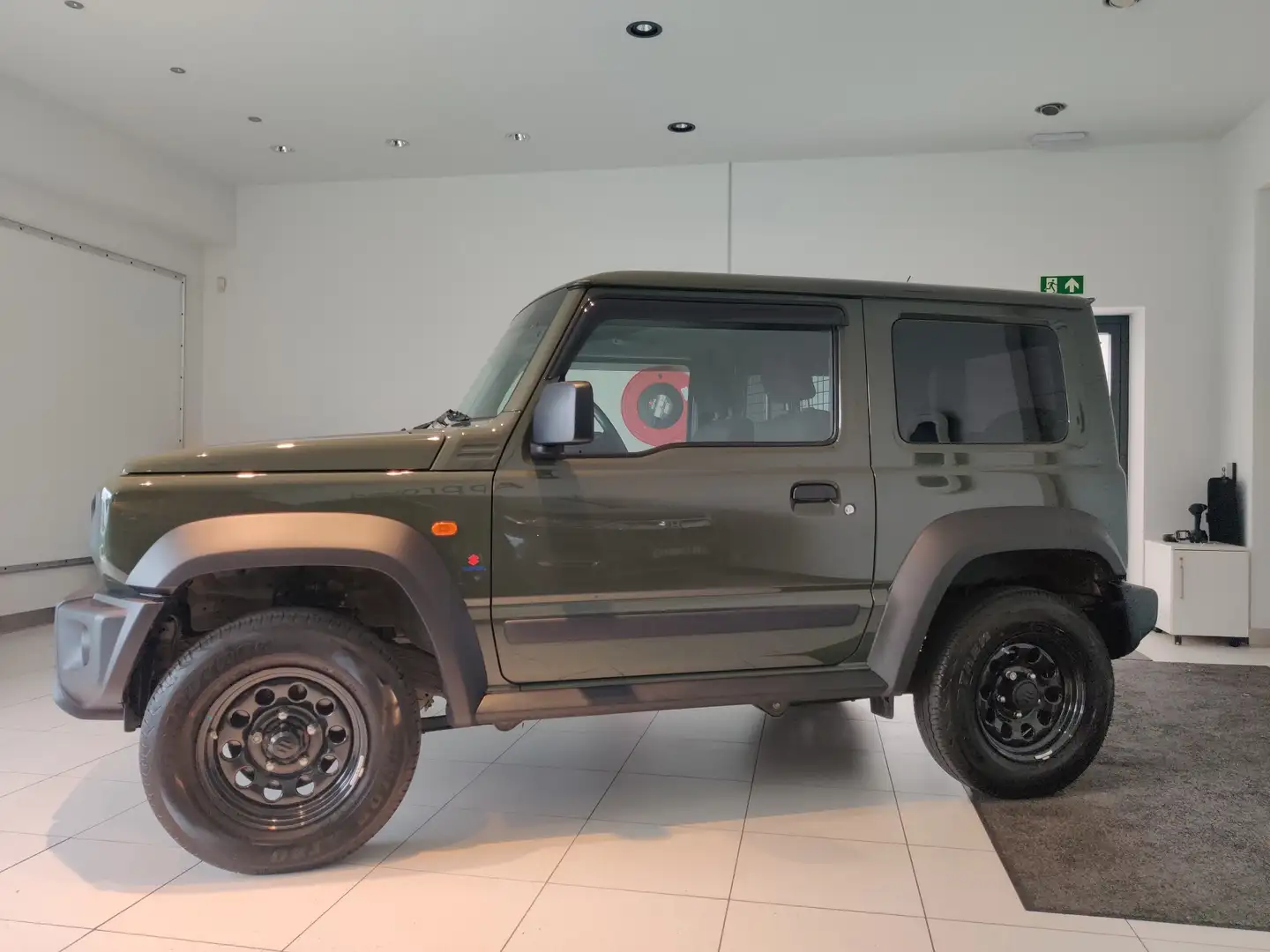 Suzuki Jimny 1.5 GL BENZINE/ 4X4 +TREKHAAK + 2 JAAR GARANTIE Vert - 2