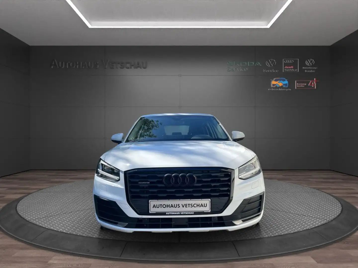 Audi Q2 2.0 TFSI quattro AHK/Standheizung/AudiConnect Wit - 2