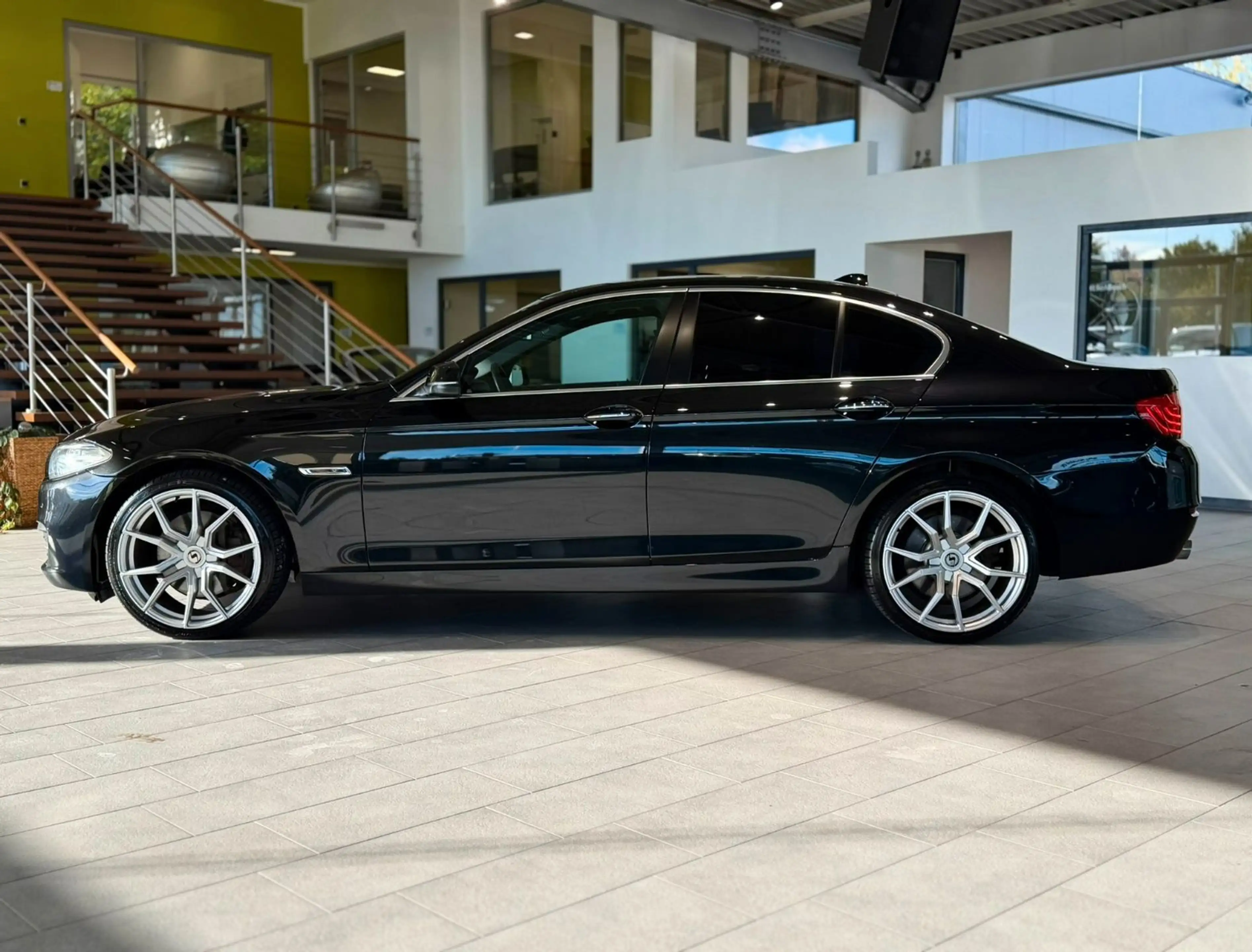 BMW 535 d xDrive*Sitzbelüftung*Schmidt*ACC*Memory*SHZ — photo 2