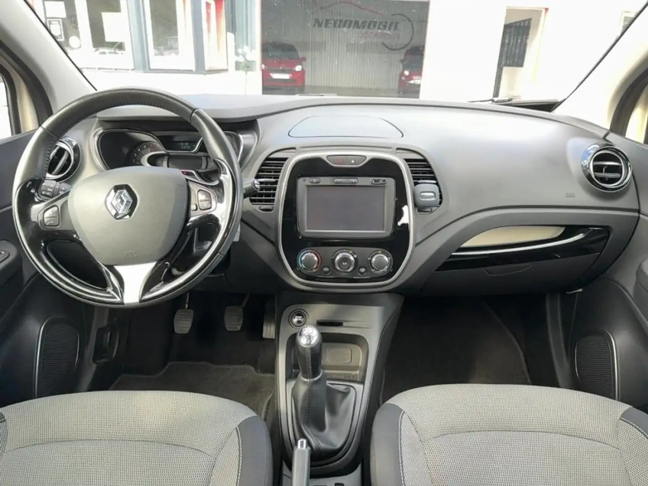 Renault Captur — photo 16