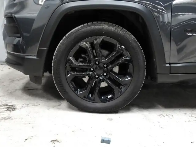 Jeep Compass view 3