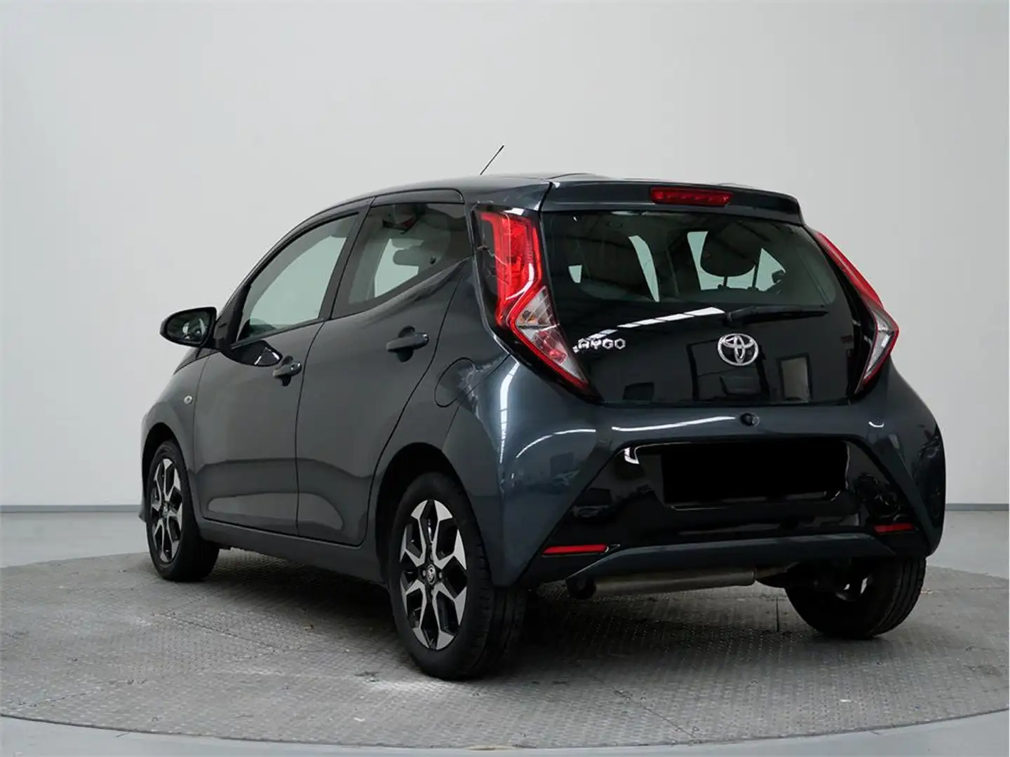 Toyota Aygo 70 x-play - 2