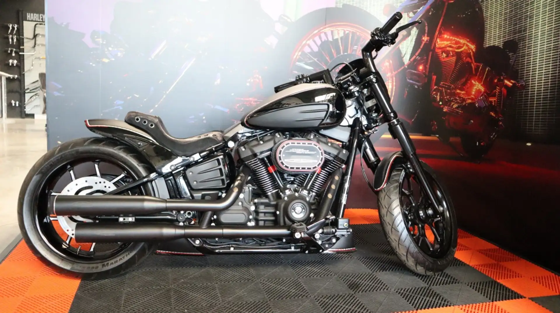 Harley-Davidson Street Bob Chopper Noir - 2