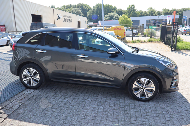 Kia e-Niro ExecutiveLine 64 kWh Panoramadak/Verwarmbare & gev — photo 9