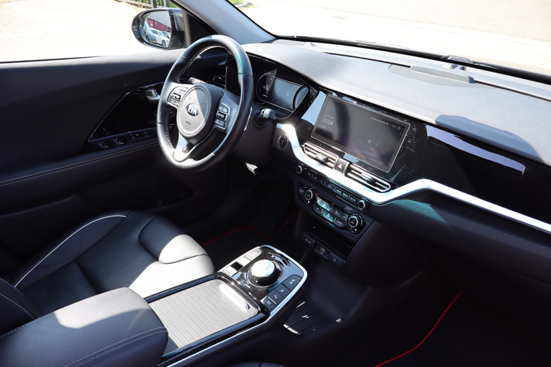 Kia e-Niro ExecutiveLine 64 kWh Panoramadak/Verwarmbare & gev — photo 2