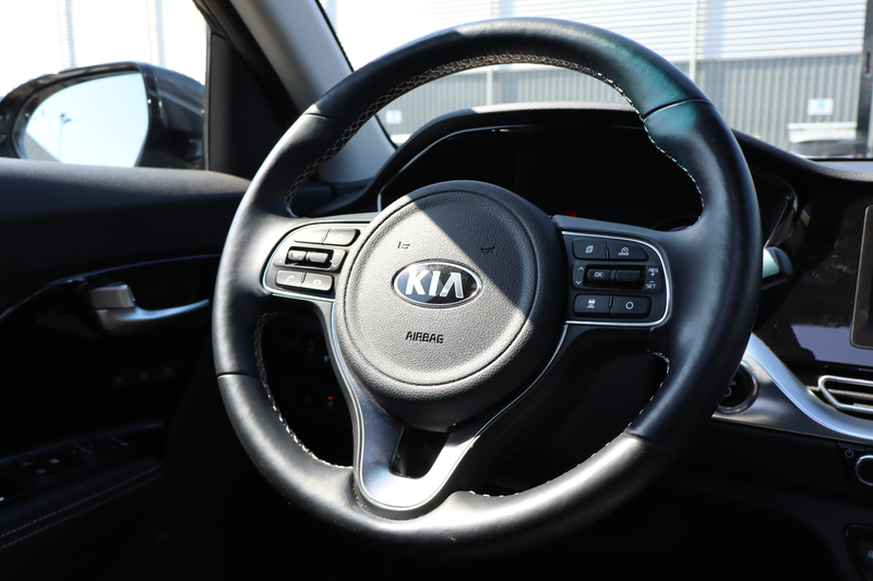 Kia e-Niro ExecutiveLine 64 kWh Panoramadak/Verwarmbare & gev — photo 16