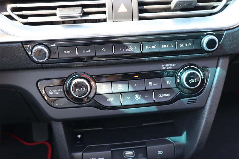 Kia e-Niro ExecutiveLine 64 kWh Panoramadak/Verwarmbare & gev — photo 21