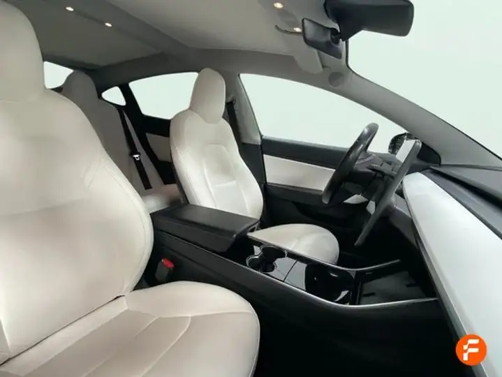 Tesla Model 3 2019, foto 12